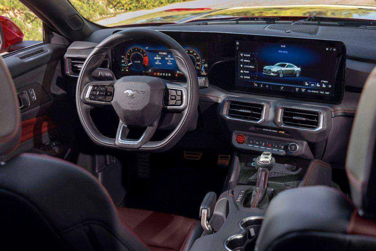 全新福特mustang®硬顶性能版与敞篷运动版将于北京车展中国首秀